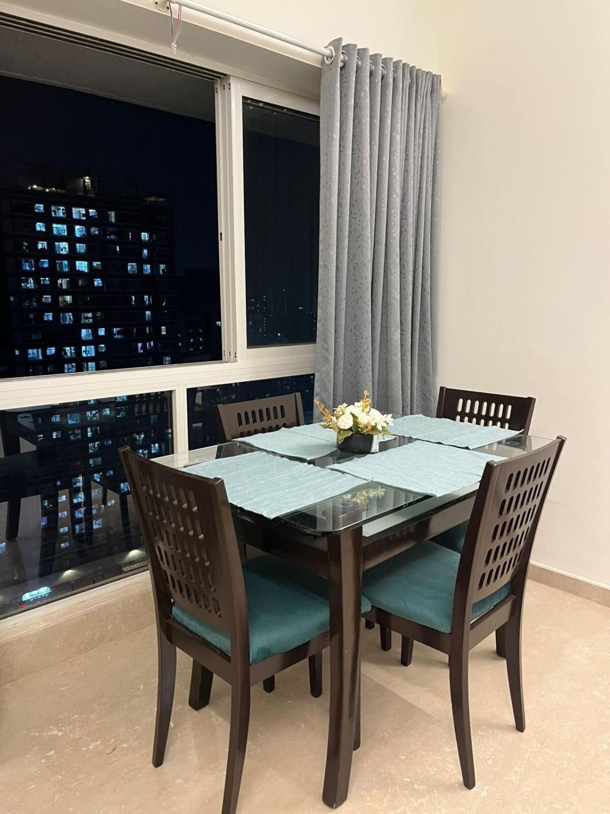 2Bhk Plus Living Room Near Nesco Malad East West 뭄바이 외부 사진