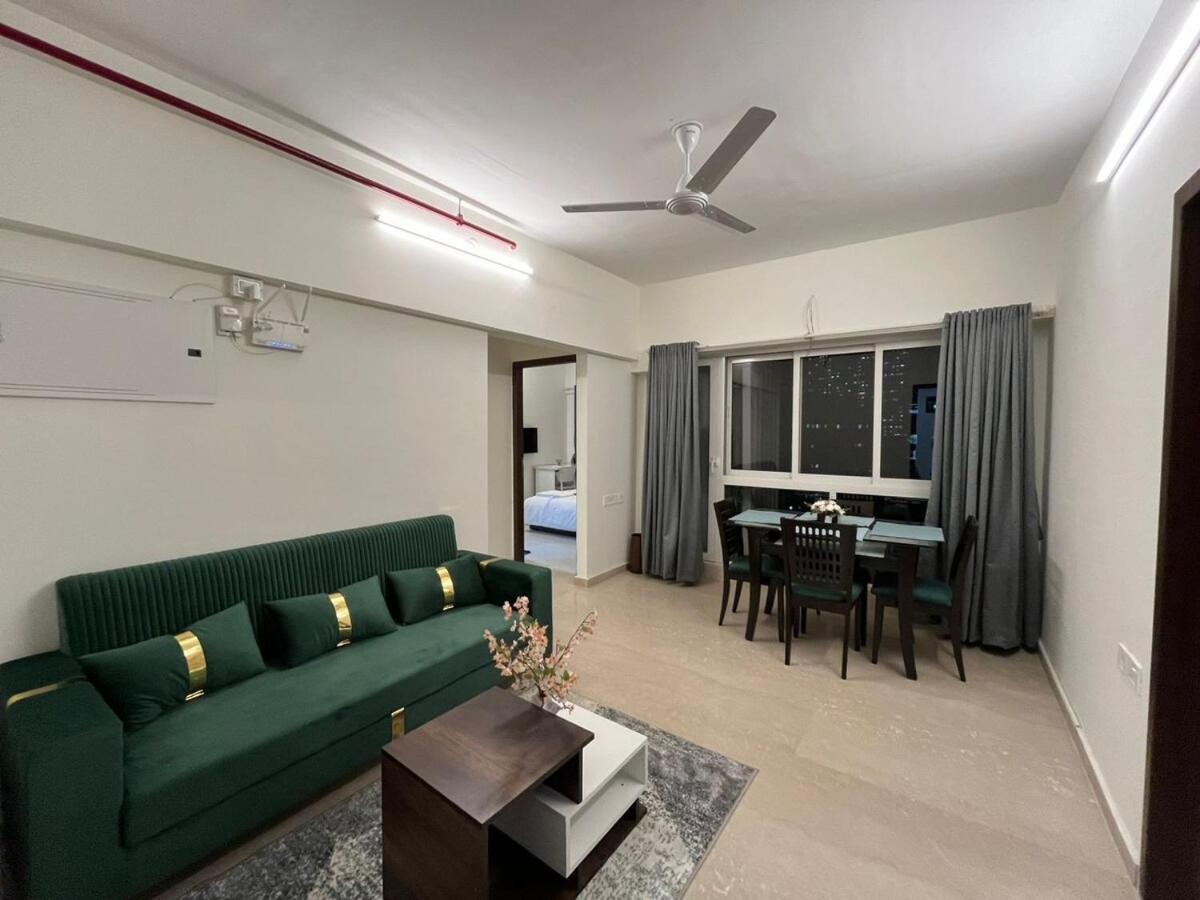 2Bhk Plus Living Room Near Nesco Malad East West 뭄바이 외부 사진